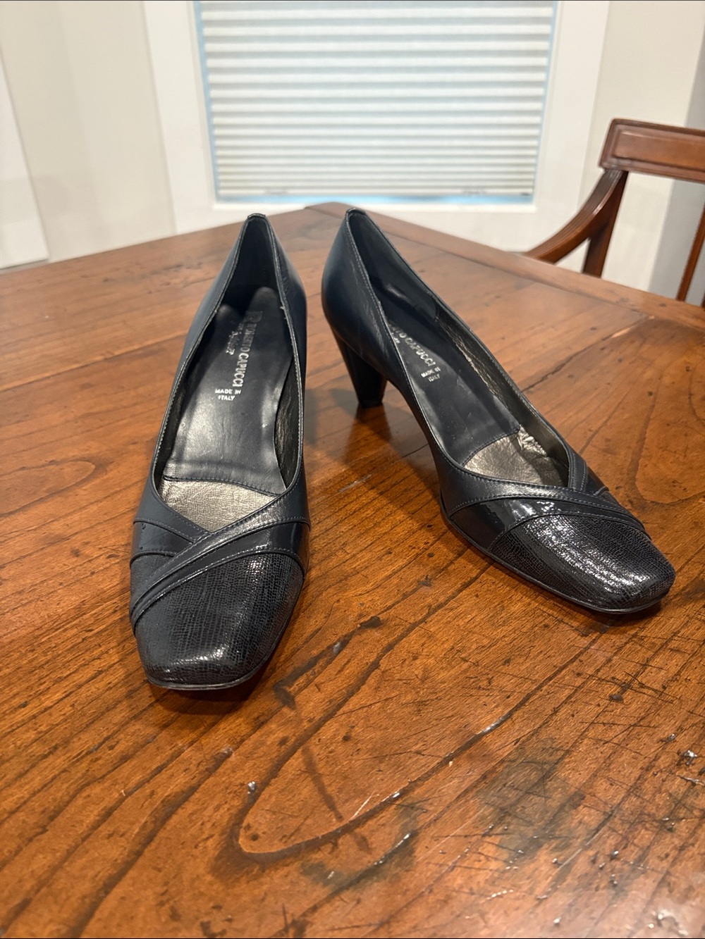 Roberto Capucci Italy Vintage Navy Leather Reptile Textured Block Heel Pumps 9.5